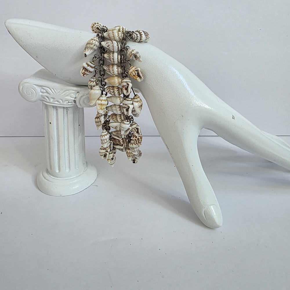 Elegant Shell Charm Bracelet